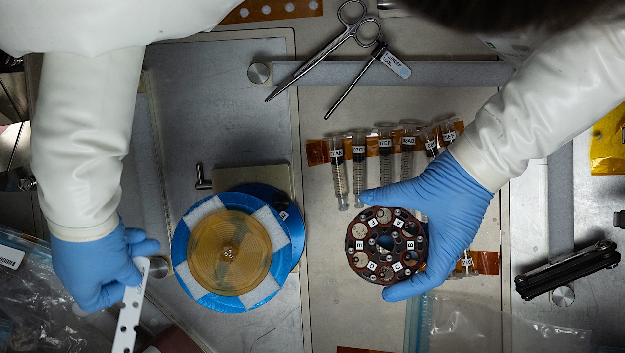 Offworld Biology: Stem Cell Research Inside The Microgravity Science Glovebox