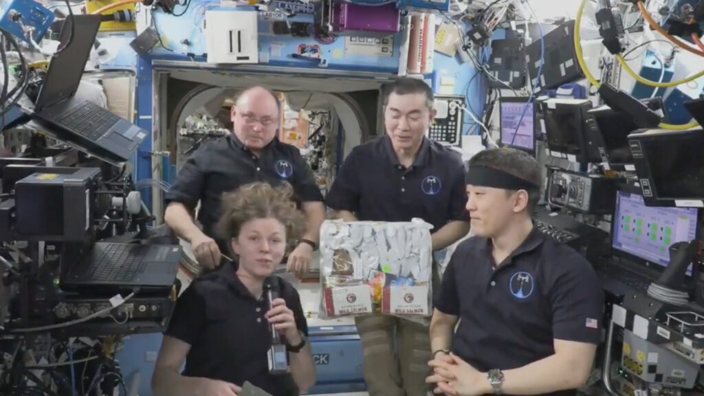 'We've even got some lobster': Thanksgiving dinner on the International Space Station will be out of this world for astronauts (video)