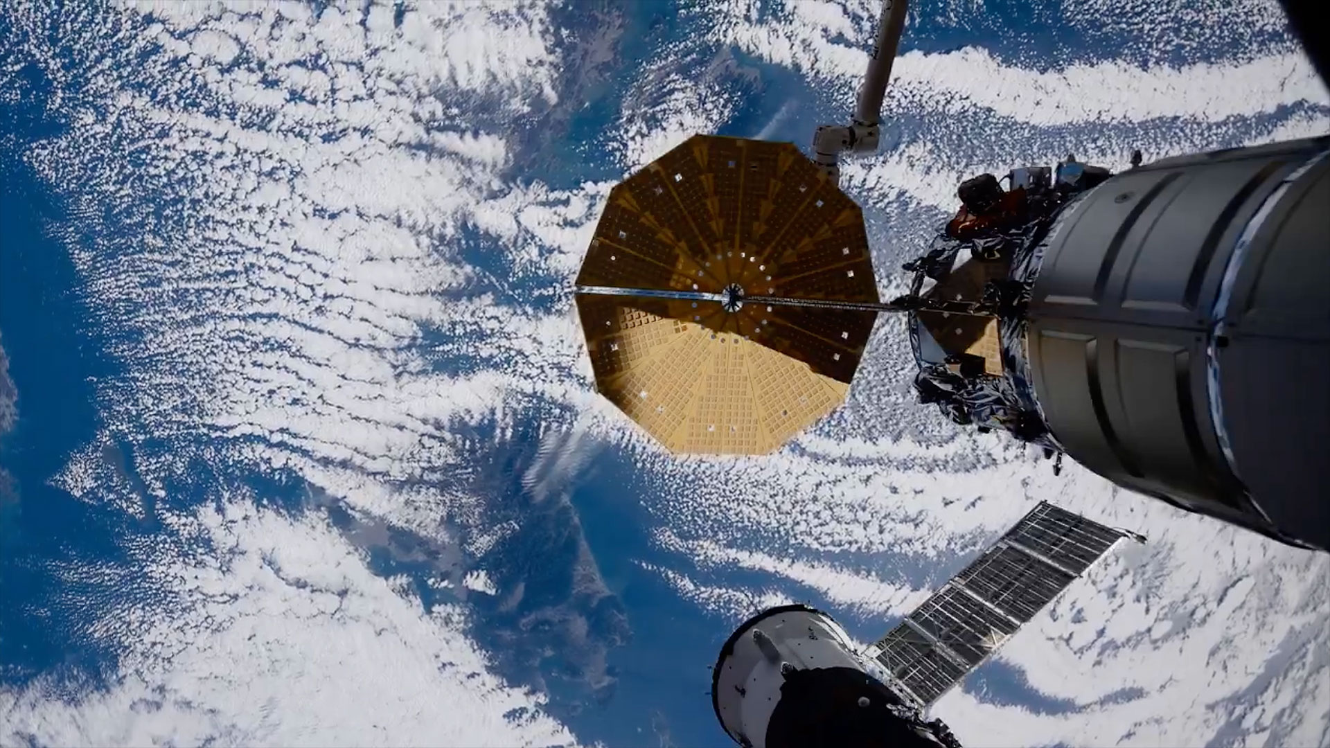 3 astronauts settle into their new life in orbit | On the International Space Station this week Dec. 1-5, 2025