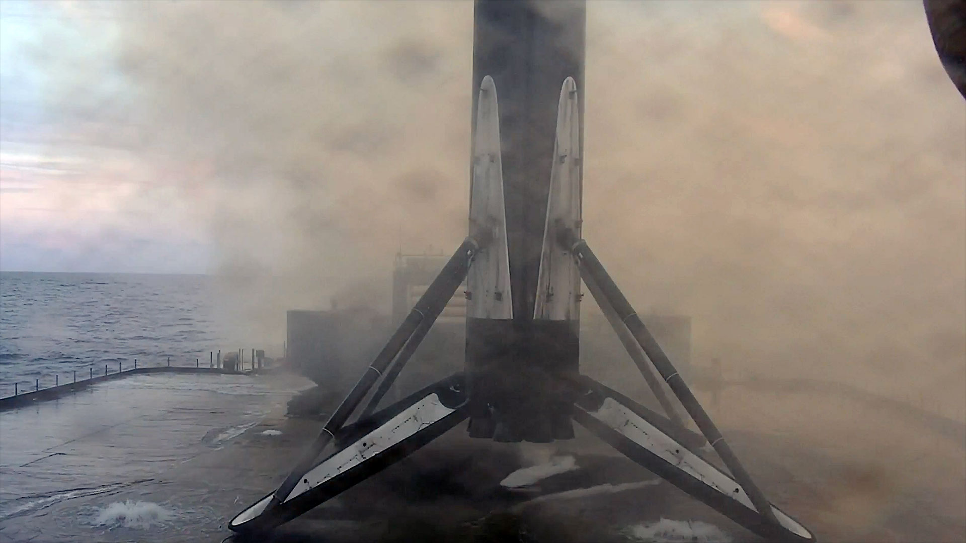 SpaceX launches Starlink satellites from Florida on worldwide 300th orbital flight of 2025 (video)