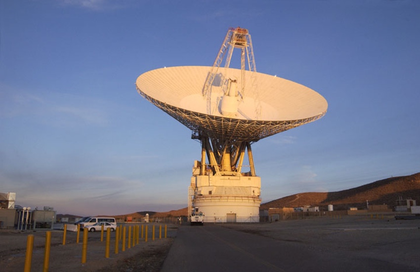 Damaged DSN antenna out of service until May