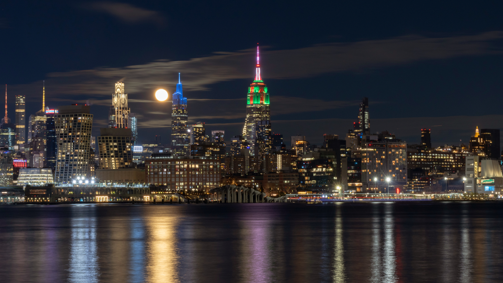 January full moon wows skywatchers with a striking 'Wolf Supermoon' (photos)
