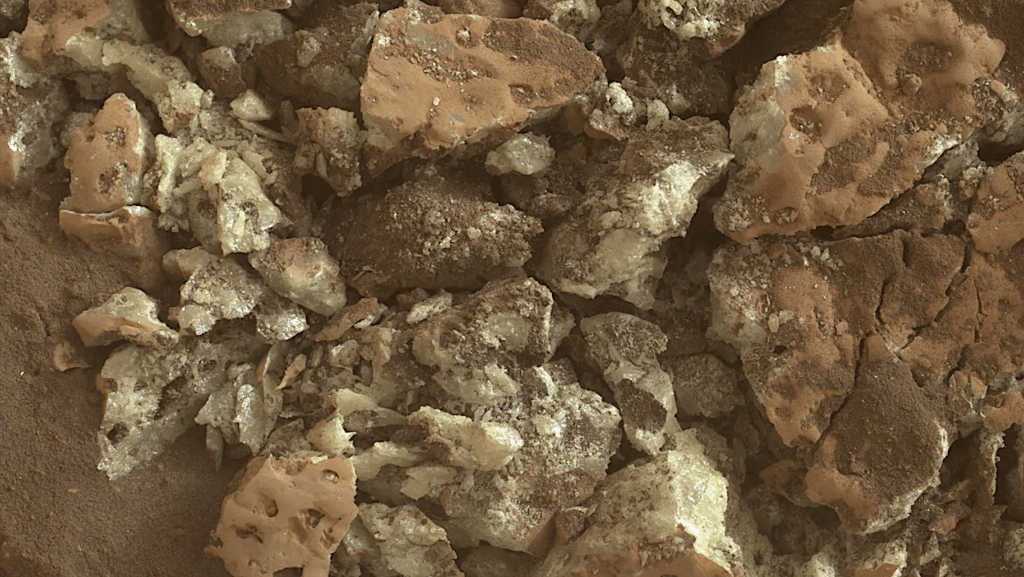 Mars Curiosity Rover Observes Sulfur Crystals
