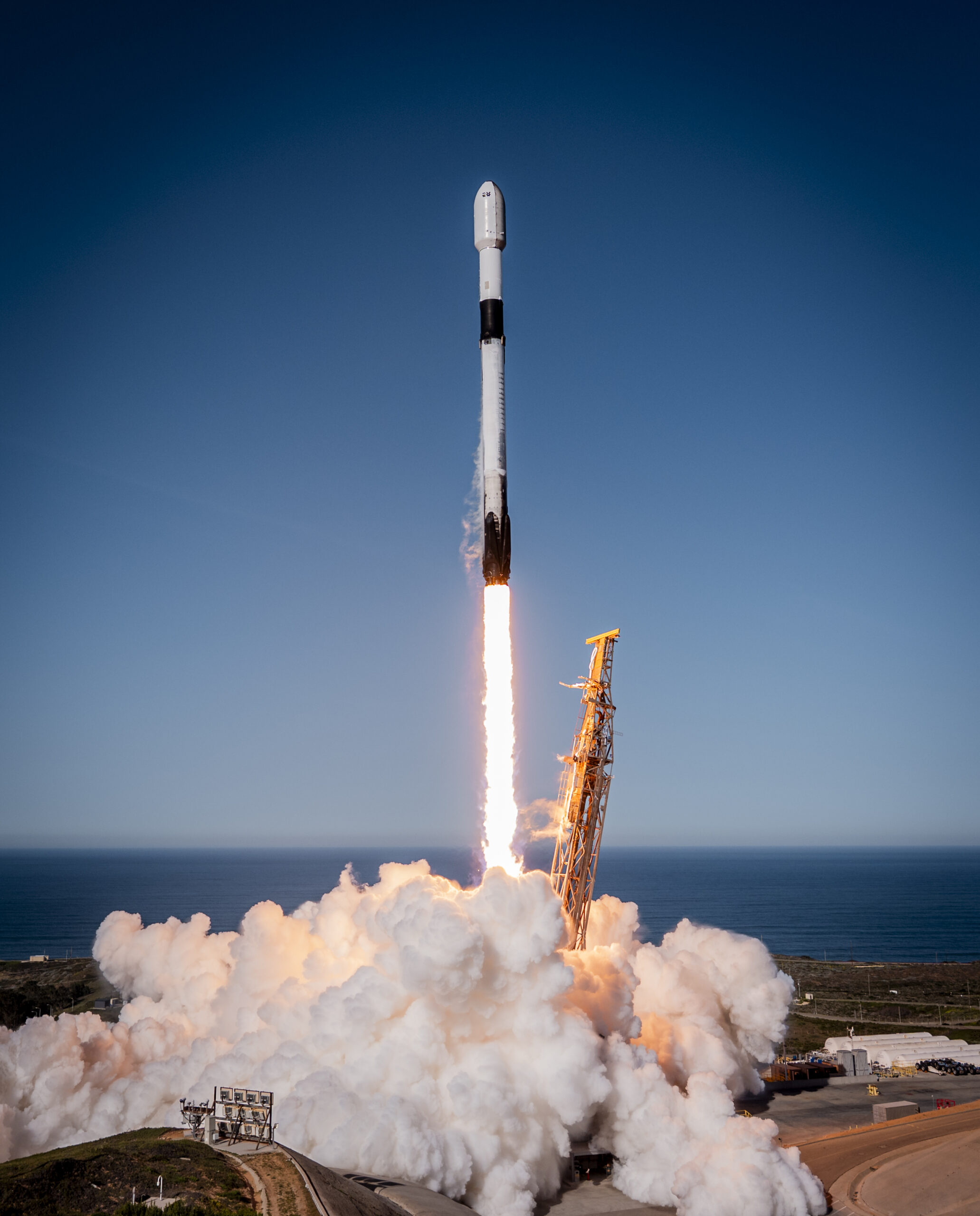 SpaceX launches Starlink satellites from two coasts in two days