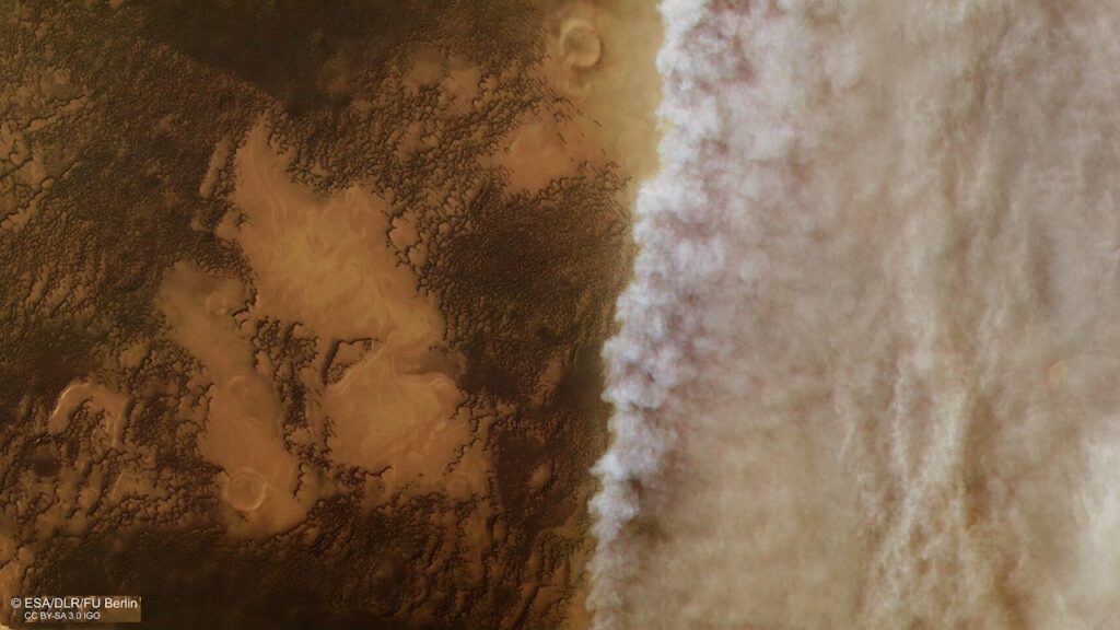 An Unusual Dust Storm Reveals How Mars Lost Some Of Its Water