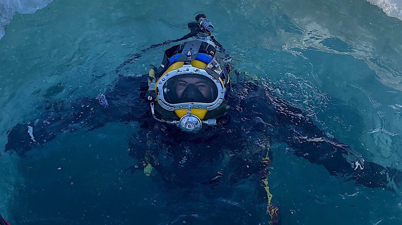 Antarctic Microbial Mats: A Research Dive At Minus 20 Degrees Air Temperature