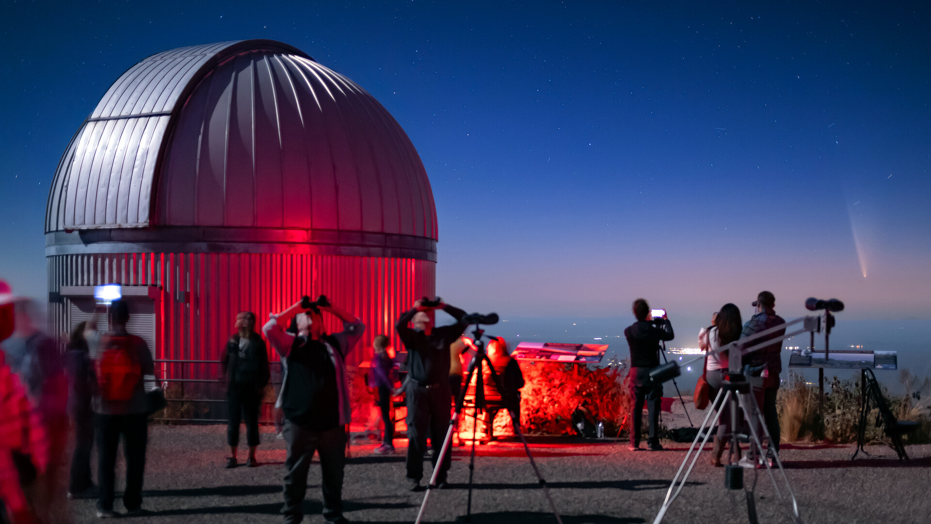 Comet visits stargazers on Kitt Peak | Space photo of the day for Feb. 2, 2026