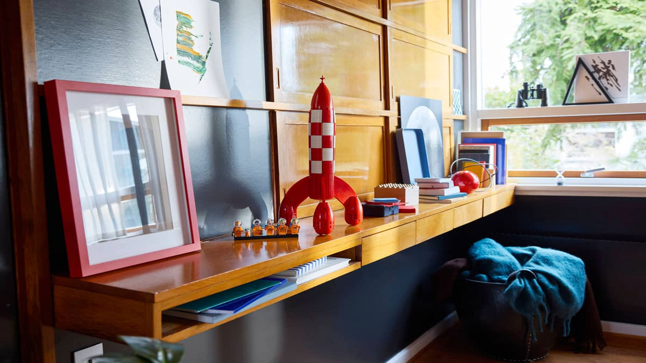 Lego's first-ever Tintin set is coming next month and it's a space-themed Lego Tintin Moon rocket