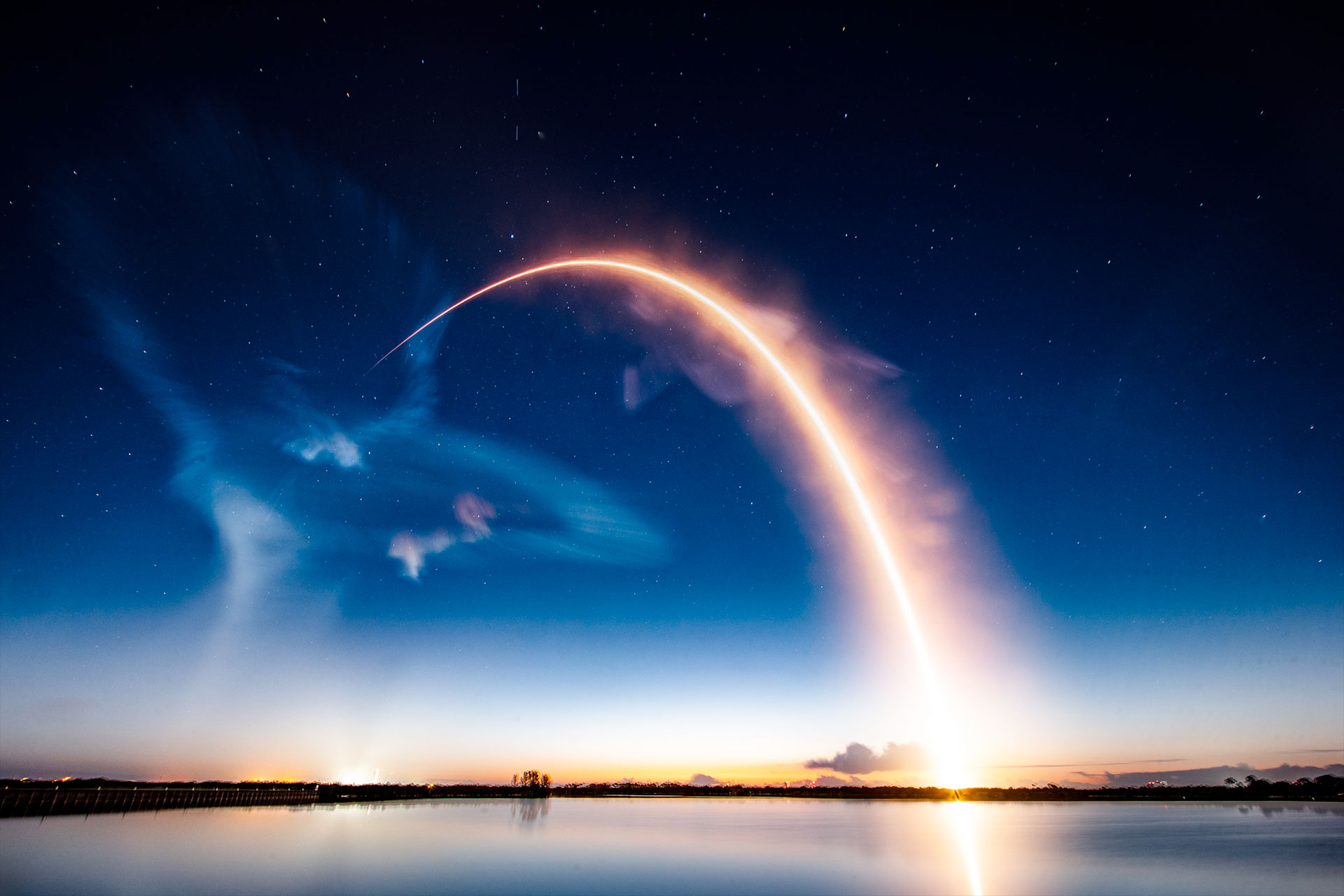 SpaceX Starlink launch creates gorgeous 'jellyfish' in predawn Florida skies (video, photos)