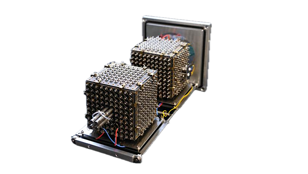 Tricorder Tech: Most Mass Spectrometers Can Process Just A Few Molecules At Once. A Reengineered Prototype Does A Billion Simultaneously.