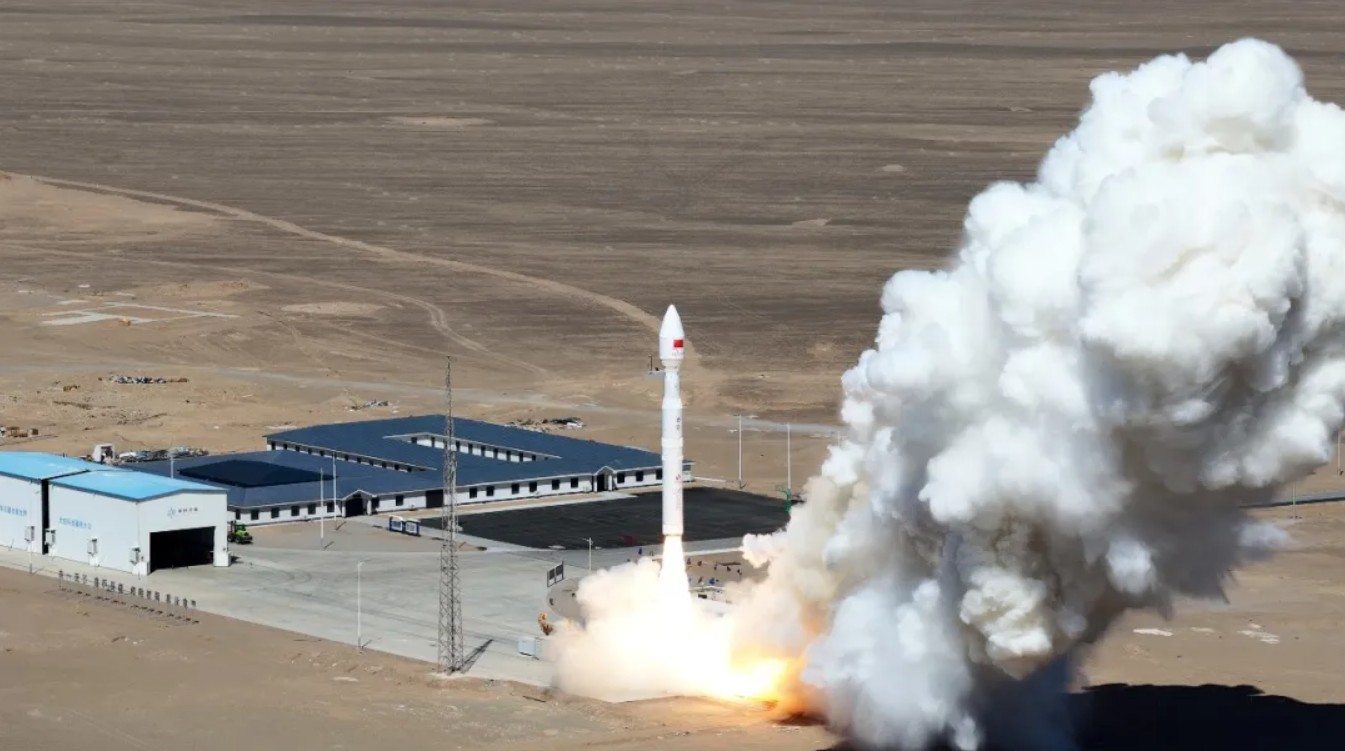 Jielong-3 launches internet test satellite, Kinetica-1 lofts 8 remote sensing sats