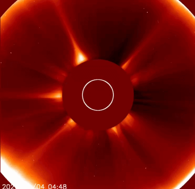 Watch Comet MAPS get destroyed by cataclysmic fragmentation near the sun