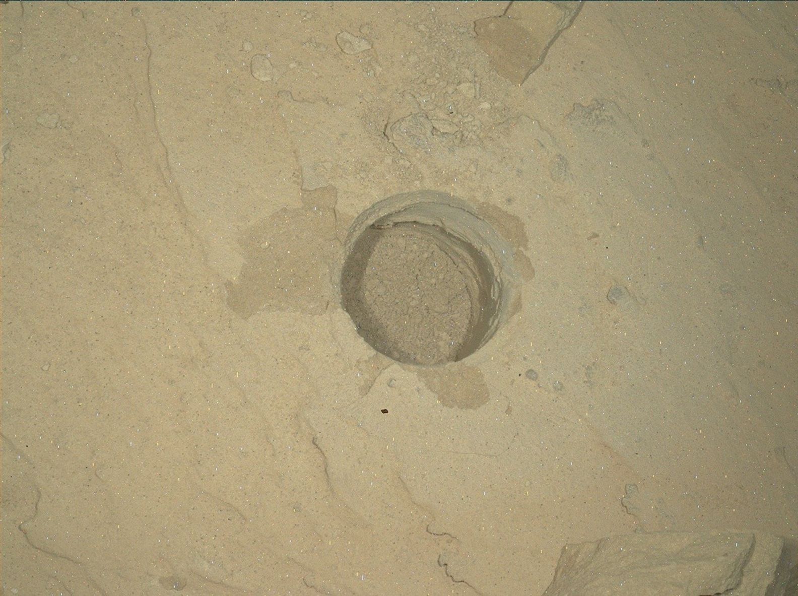 Curiosity Blog, Sols 4886-4892: Ingenuity and Perseverance, Curiosity Style
