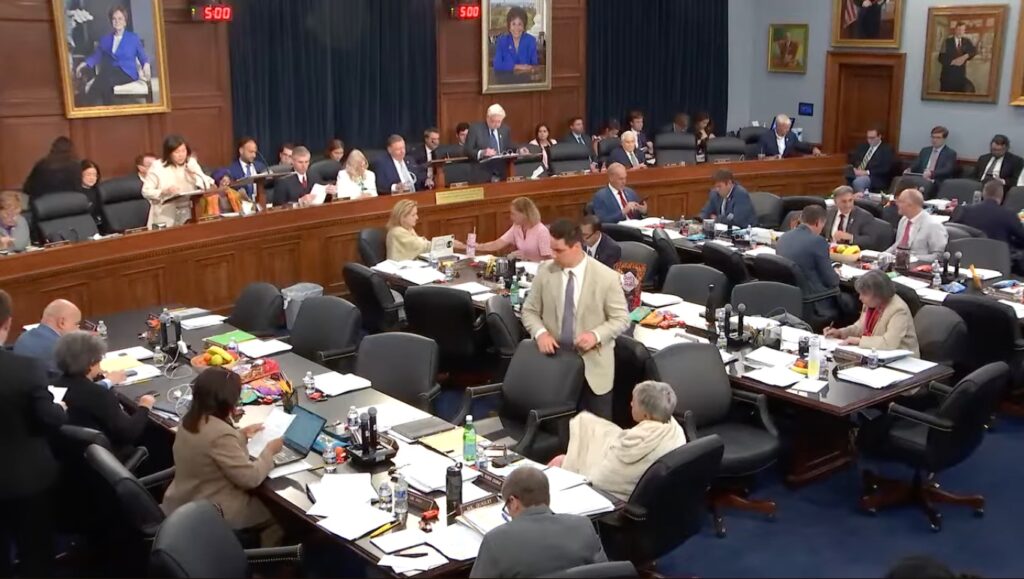 House appropriators approve spending bill that keeps NASA budget flat