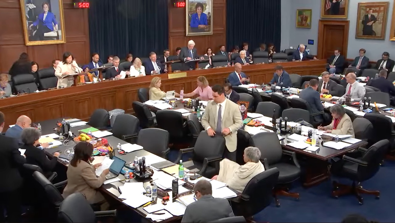 House appropriators approve spending bill that keeps NASA budget flat