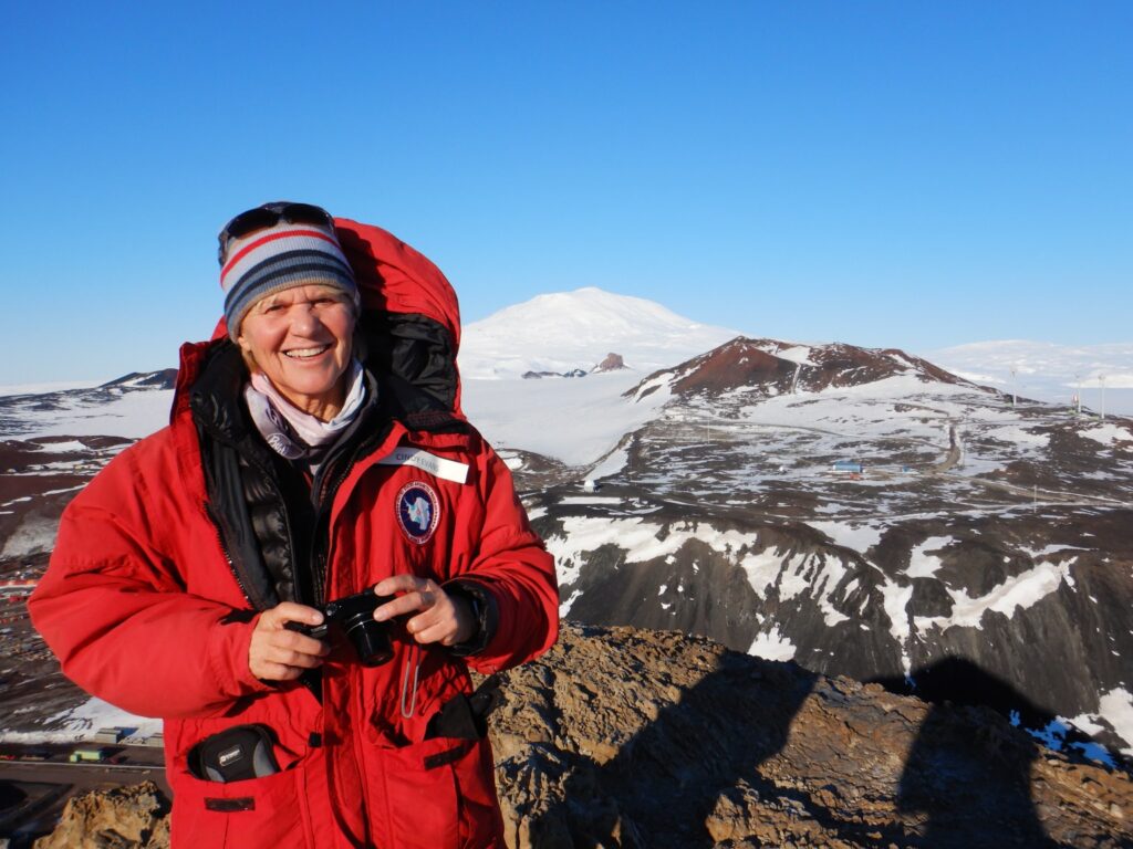 Johnson’s Cindy Evans Prepares Artemis Teams for Lunar Science