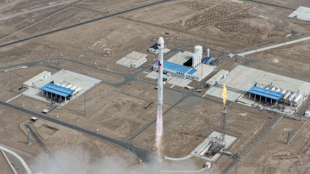 Landspace launches improved Zhuque-2E, Long March 6A lofts new Qianfan satellite group