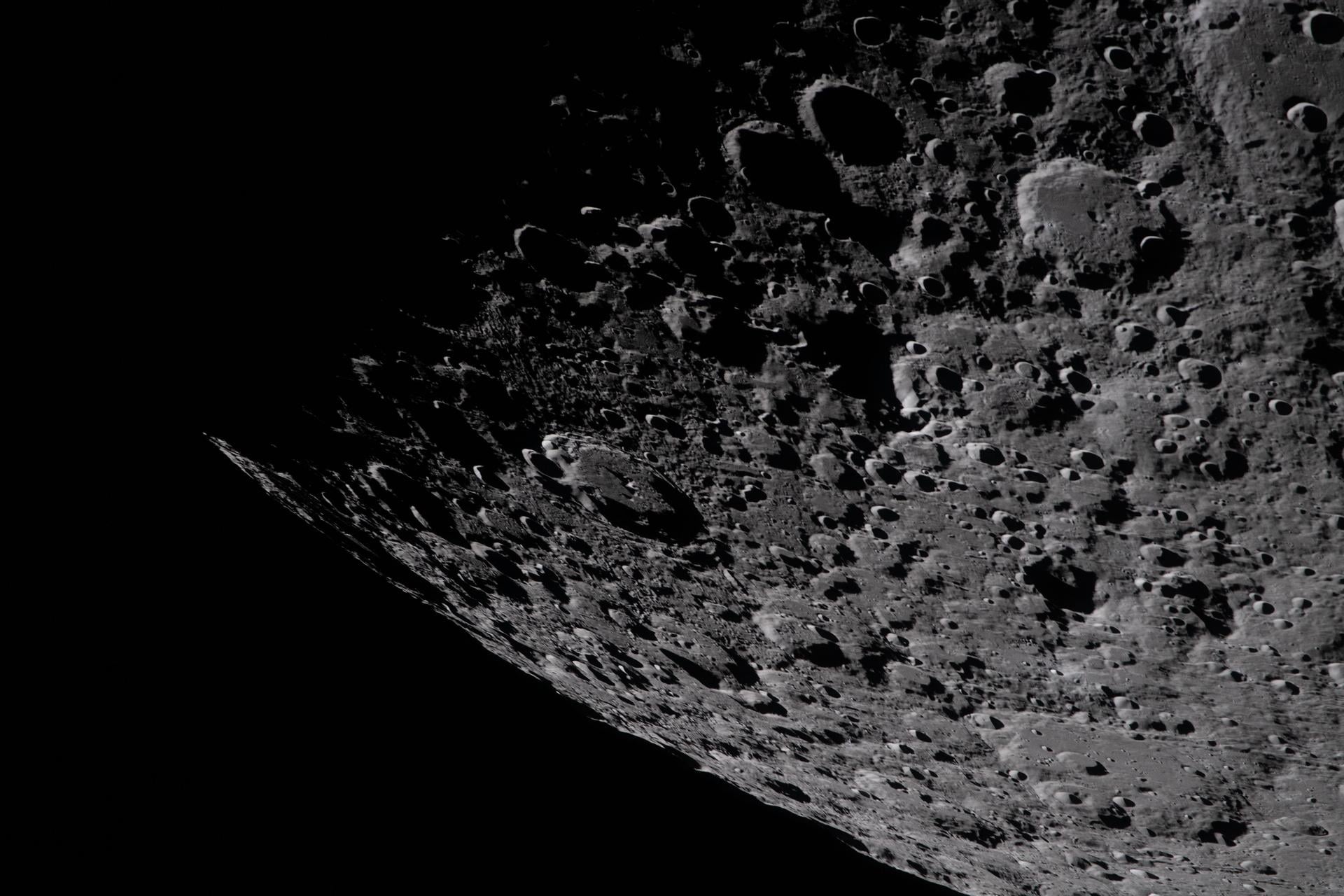 Lasers at the Lunar Poles Could Help Astronauts Navigate