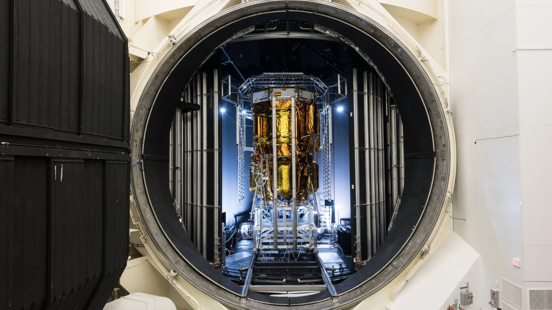 Moon lander preps for the lunar surface | Space photo of the day for May 6, 2026