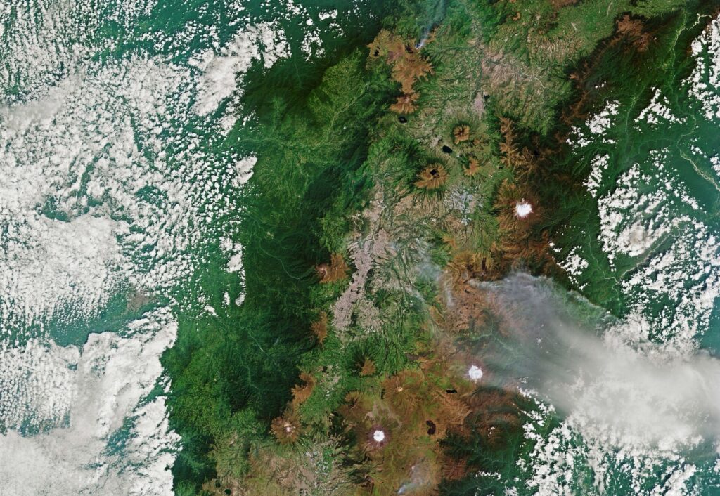 Quito’s Stunning Landscape Revealed Amidst Rising Concerns Over Drought and Wildfires