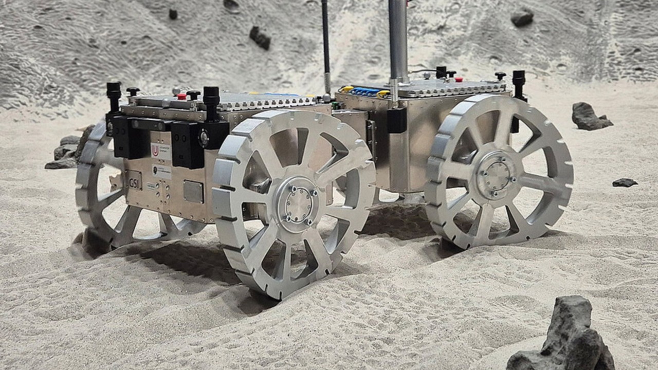 Watch this bio-inspired Mars rover concept 'swim' through sand on curved wheels (video)